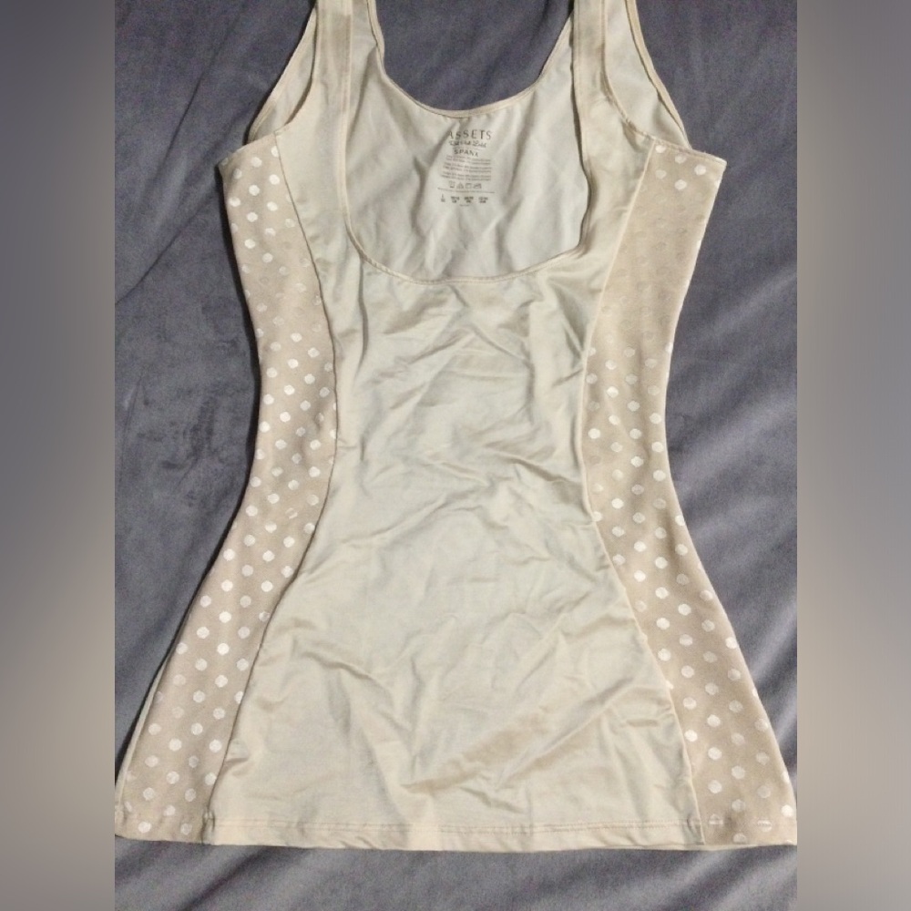 Spanx Assets Red Hot Label Cream Polka Dot Shape Wear.